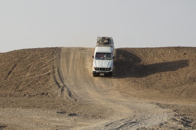 jeep-1068621_1280